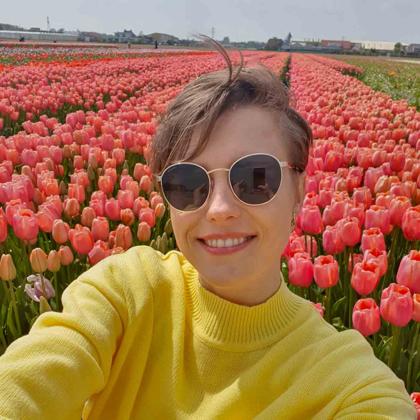 Lisse tulip fields- Posing in tulips - Discover True Netherlands